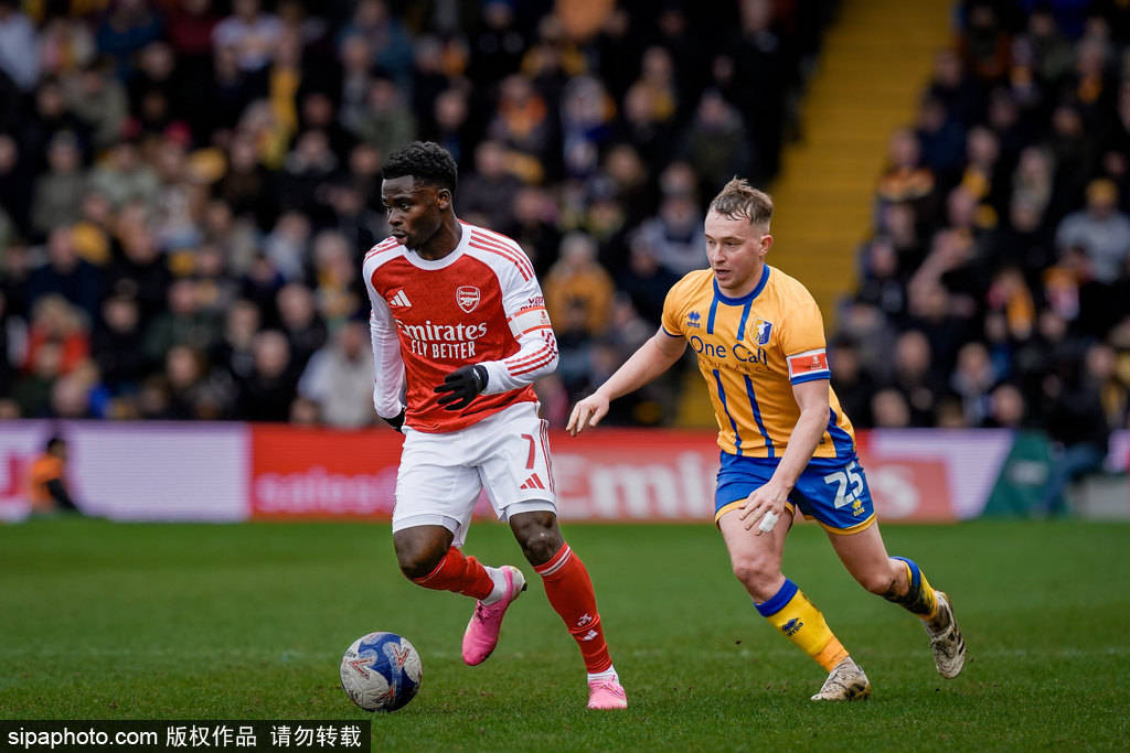 足总杯-保持四线争冠！埃泽替补制胜 阿森纳2-1晋级