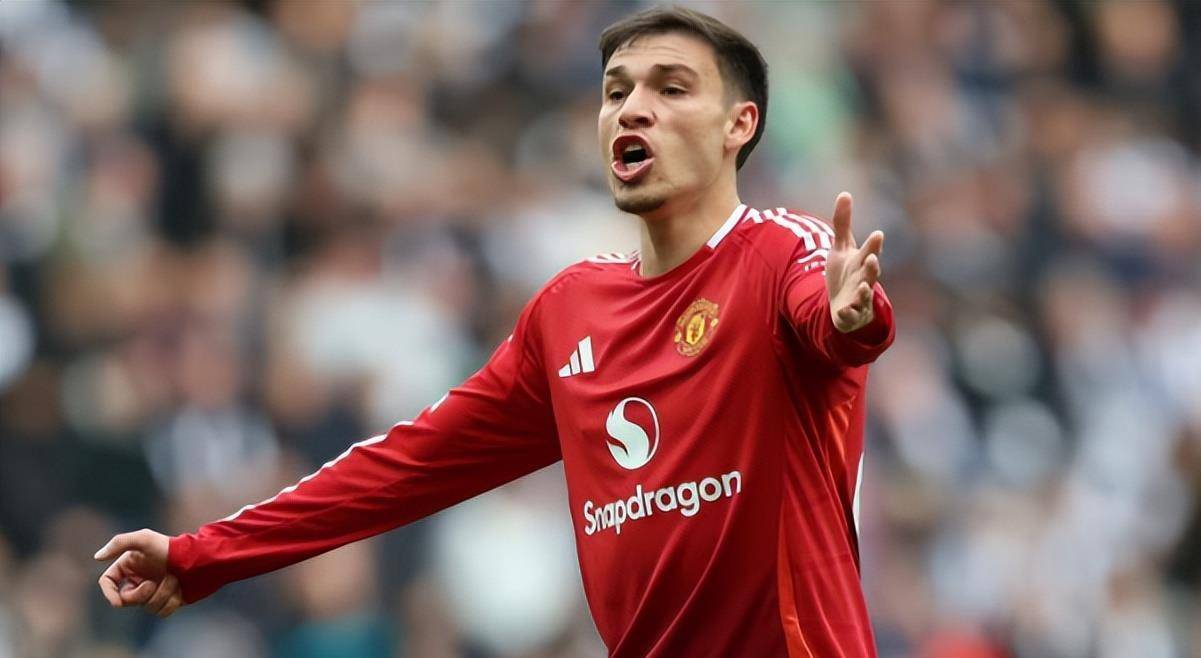 曼联标价4000万欧甩卖鸡肋铁腰，4大豪强哄抢，尤文图斯最想签他